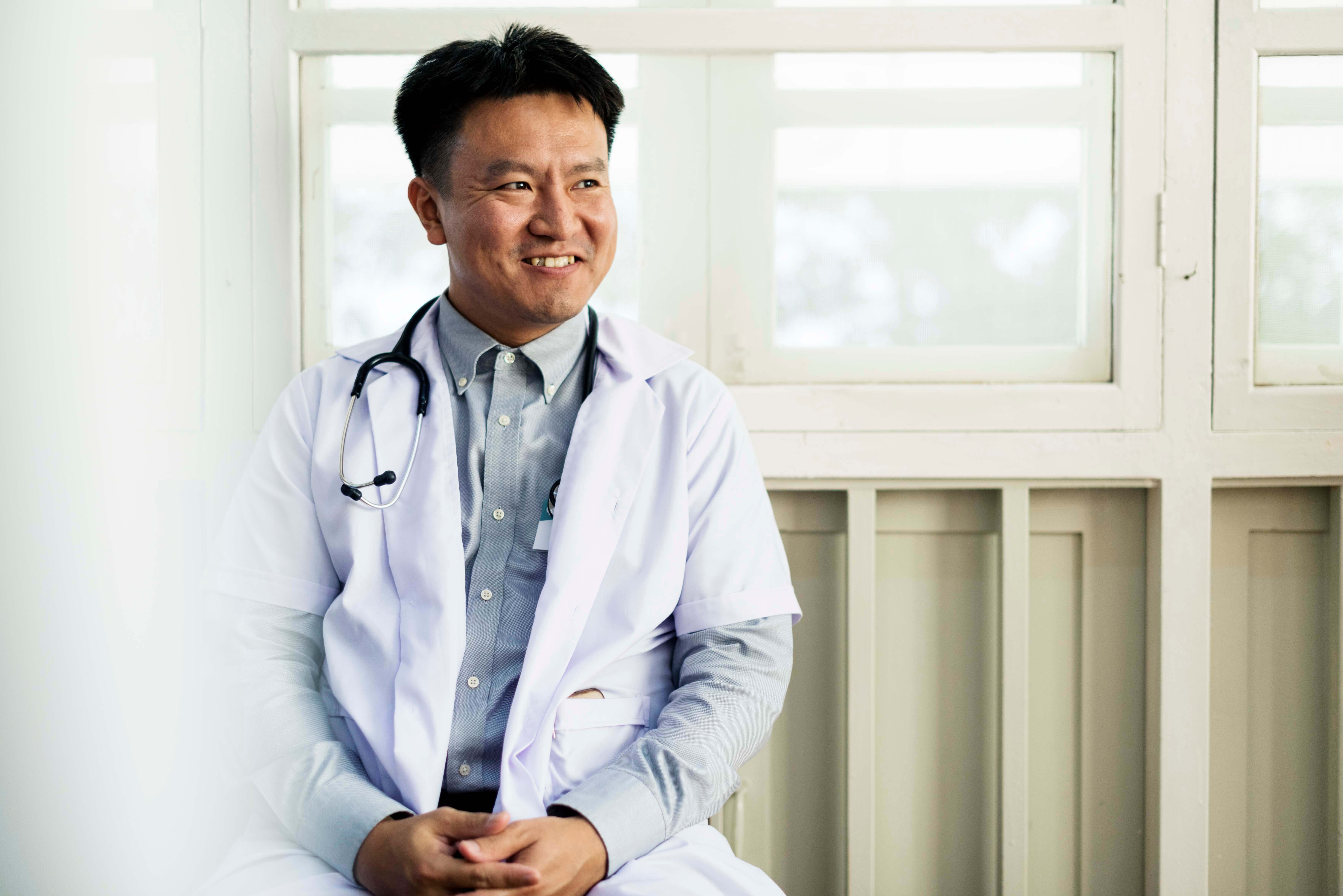 5 Ways for Doctors to Save on Taxes 48758