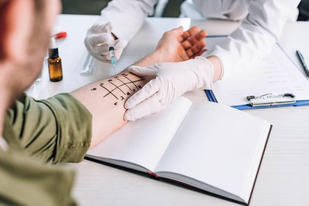 Allergist/Immunologist Salaries: Are You Earning What You Deserve? Allergist testing patient