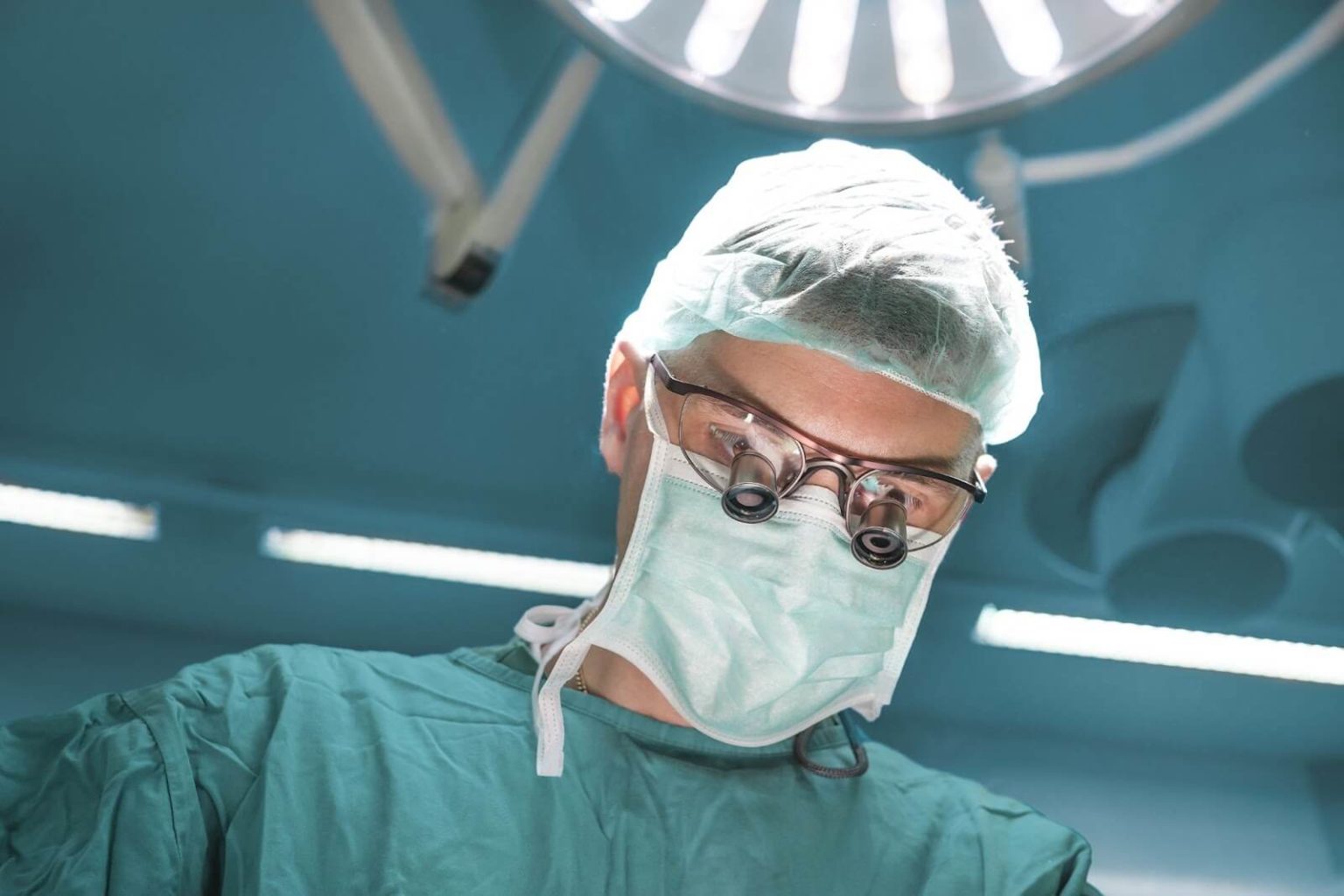 How Much Do General Surgeons Make? Physicians Thrive