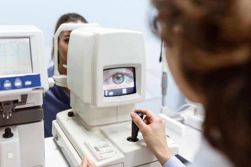 Ophthalmologist salary by country