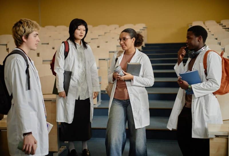 How to become an ER doctor